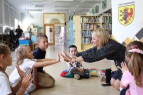 Najmłodsi podczas muzycznych zabaw w Tajemniczym Ogrodzie2